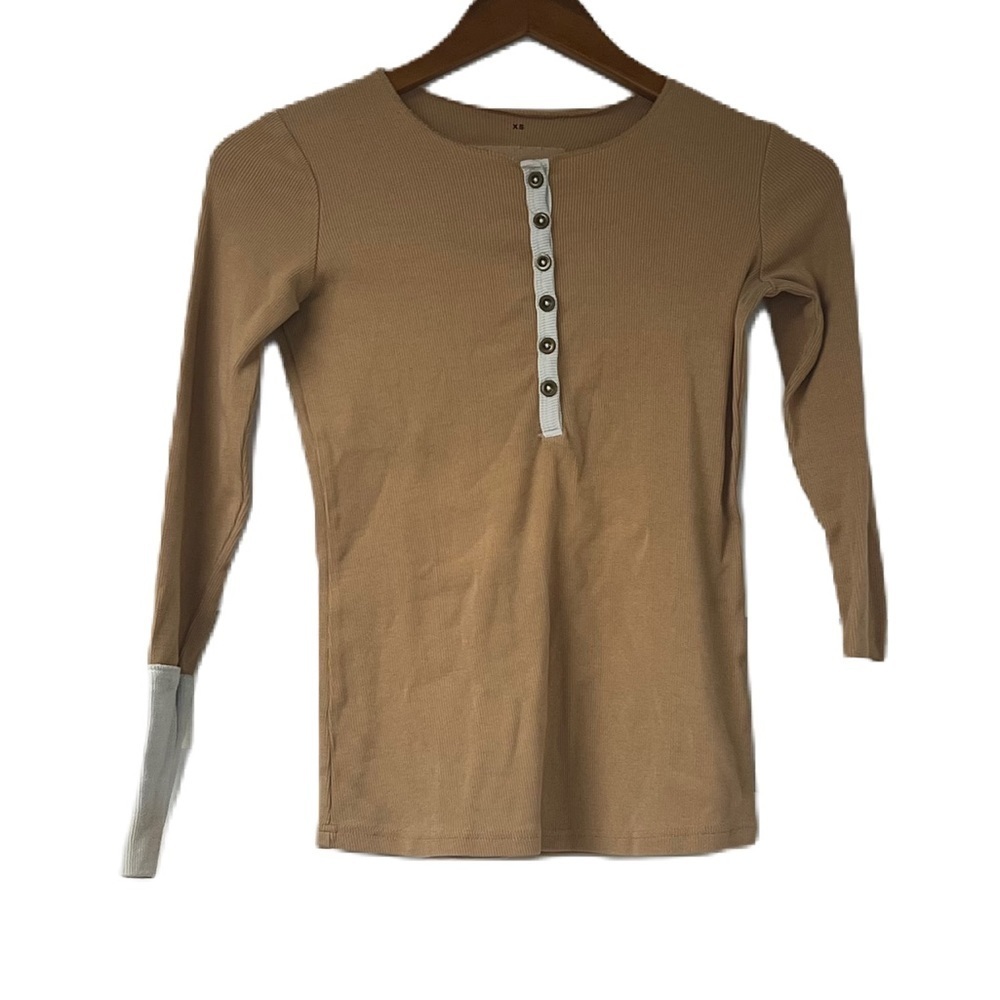 Point Womans XS tan white ribbed long sleeve half button logo top casual neutral